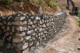 Bitlis Belediyesi’nin İstinat Duvarı ve Yol Yapım Çalışmaları Devam Ediyor