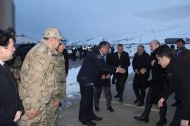 Bakan Soylu Bitlis’teki yaralı askerleri ziyaret etti