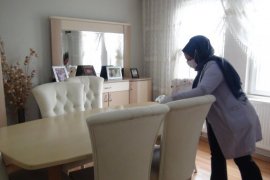 Tatvan’daki Bakıma Muhtaç Vatandaşlara Ev Temizliği ve Kişisel Bakım Hizmeti Veriliyor