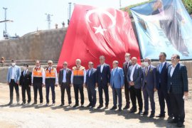 Ulaştırma ve Altyapı Bakanı Adil Karaismailoğlu, Bitlis ve Tatvan’daki projeleri inceledi