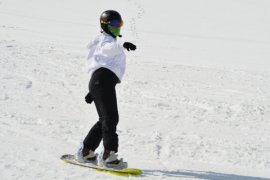 Bitlis Eren Üniversitesi'nde '5. Kar Festivali' Düzenlendi