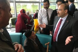 Vali Ustaoğlu, Tatvan Devlet Hastanesi'ni ziyaret etti