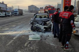 Trafik kazasında 1 kişi hayatını kaybetti 5 kişi yaralandı