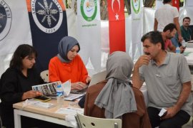 Tatvan Sahilinde ‘Üniversite Tanıtım Günü’ Düzenlendi