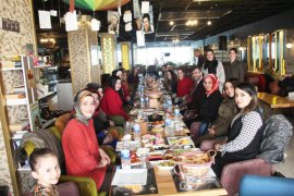 Bitlis Belediyesi'ndeki kadınlar, Başkan Tanğlay ile kahvaltıda bir araya geldi