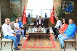 Vangölü Aktivistleri Vali Karaömeroğlu’nu Ziyaret Etti