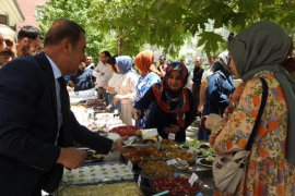 Hizan’da ‘Kütüphanesiz Köy Kalmasın’ Projesi İçin Kermes Düzenlendi