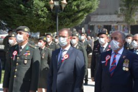 Tatvan’da ‘Gaziler Günü’ Çelenk Sunma Töreni