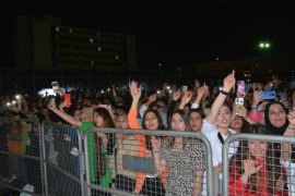 Bitlis Eren Üniversitesi'nin 'Bahar Şenlikleri' Kolpa Konseriyle Son Buldu