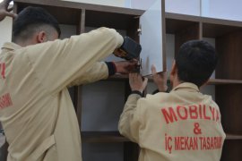 Tatvan’daki Öğrenciler Mobilya Tasarımı ve Mobilya Üretimi Yapıyor