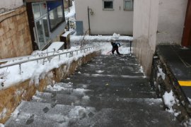 Bitlis’te Kar Temizleme Çalışmaları Aralıksız Devam Ediyor