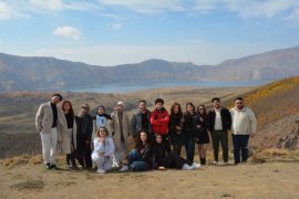 Nemrut Dağı’nda 200 Kişinin Katılımıyla Doğa Yürüyüşü Yapıldı