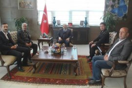 Şehit Polis Memuru Fethi Sekin’in babası Vali Ustaoğlu’nu ziyaret etti