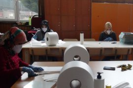 Tatvan Belediyesi maske üretimine başladı