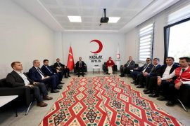 Bitlis Kızılay Aşevi Hizmete Açıldı
