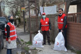 Kızılay Tatvan Şubesi gıda yardımında bulundu