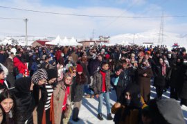 Tatvan Belediyesi’nin ‘Kayak Festivali’ Etkinliklerine Yoğun İlgi