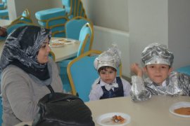 Tatvanlı çocuklar için İzmirli kadınlar sünnet şöleni düzenledi