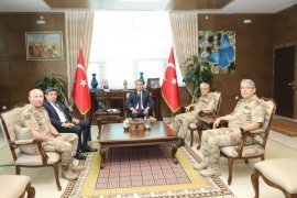 Jandarma Genel Komutanı Orgeneral Arif Çetin Bitlis'e gelerek bir dizi ziyaret gerçekleştirdi.