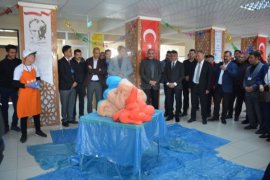 Tatvan Fen Lisesi TÜBİTAK Bilim Fuarı düzenledi