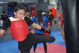 Bitlisli Sporcular Muay Thai Dünya Şampiyonası’na Katıldı