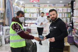 Bitlis Belediyesi Kandil Simidi Dağıttı