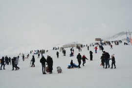 Bitlis'te ‘Kayak Şenliği’ Düzenlendi