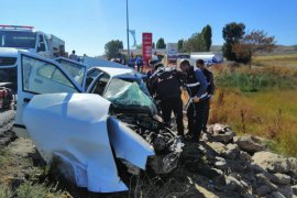 Ahlat’ta trafik kazası 3 ölü 5 yaralı