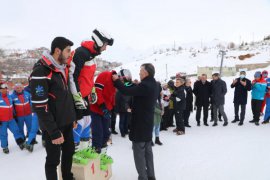 Bitlis’te Kış Sporları Şenliği Düzenlendi