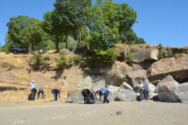 Van Gölü’nün Tatvan Sahilinde 4 Ton Çöp Toplandı