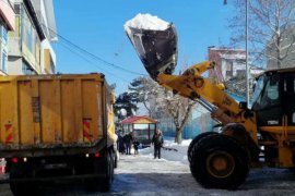 Tatvan’da Karla Mücadele Çalışmaları Sürüyor