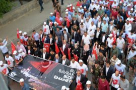 Bitlis’te “Demokrasi ve Milli Birlik” yürüyüşü yapıldı