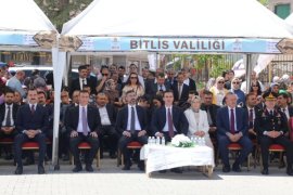 Bitlis’te Gençlik Festivali ve Kitap Fuarı Başladı