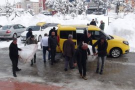 Adıyaman'a Görevlendirilen Cumhuriyet Başsavcısı Abur ile 3 Cumhuriyet Savcısı Bir Tır Yardım Malzemesiyle Yola Çıktı