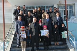 Kaymakam Demirer, Öğrencilerin Karne Sevincine Ortak Oldu