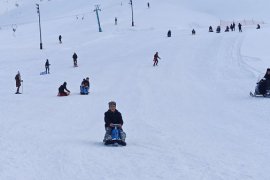 Bitlis’te ‘Meşaleli Kayak Festivali’ Düzenlendi