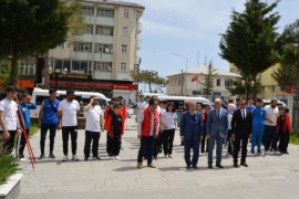 Gençlik Haftası Dolayısıyla Atatürk Anıtı’na Çelenk Bırakıldı
