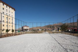 Bitlis’te Semt Sahaların Yapımına Başlandı