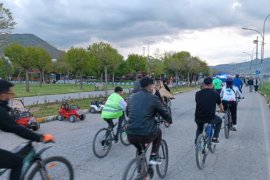 Van Gölü Sahilinde Bisiklet Turu Düzenlendi