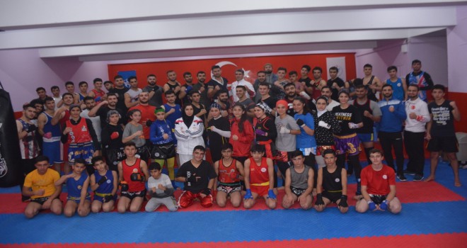 Tatvan’da uluslararası Muaythai kampı düzenlendi