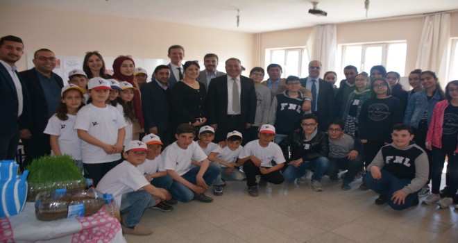 Benekliköyü Ortaokulu TÜBİTAK Bilim Fuarı düzenledi