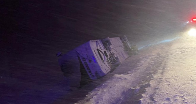 Bitlis'te 2 Otobüs Devrildi, 24 Kişi Yaralandı