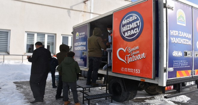 Tatvan Belediyesi, Mobil İkram Aracı'yla Çorba Dağıtımına Başladı