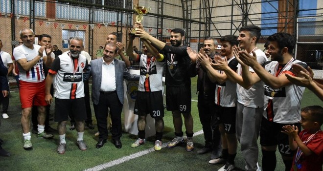 Tatvan Doğu Anadolu Fuarı Futbol Turnuvası’nda Kupalar Sahiplerini Buldu