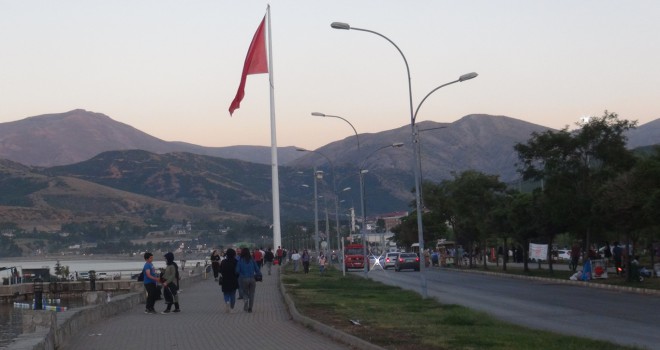 Van Gölü’nün Tatvan sahilinde normalleşme yoğunluğu