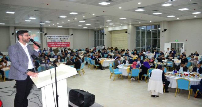 AK Parti tarafından Tatvan'da iftar yemeği düzenlendi