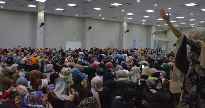 Tatvan’da Düzenlenen ‘Kadınlar Matinesi’ne Yoğun İlgi