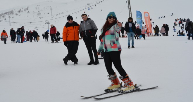 Bitlis'te ‘Kayak Şenliği’ Düzenlendi