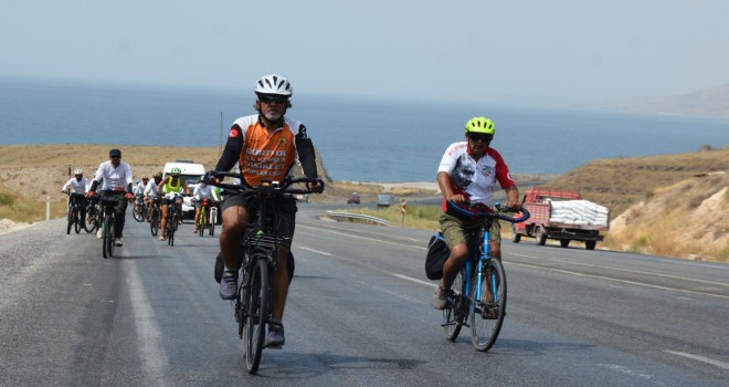 Aktivistler, Van Gölü İçin 450 Kilometre Pedal Çevirdiler