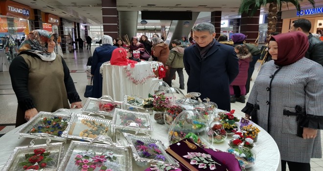 Tatvan’da açılan el sanatları sergisi yoğun ilgi gördü